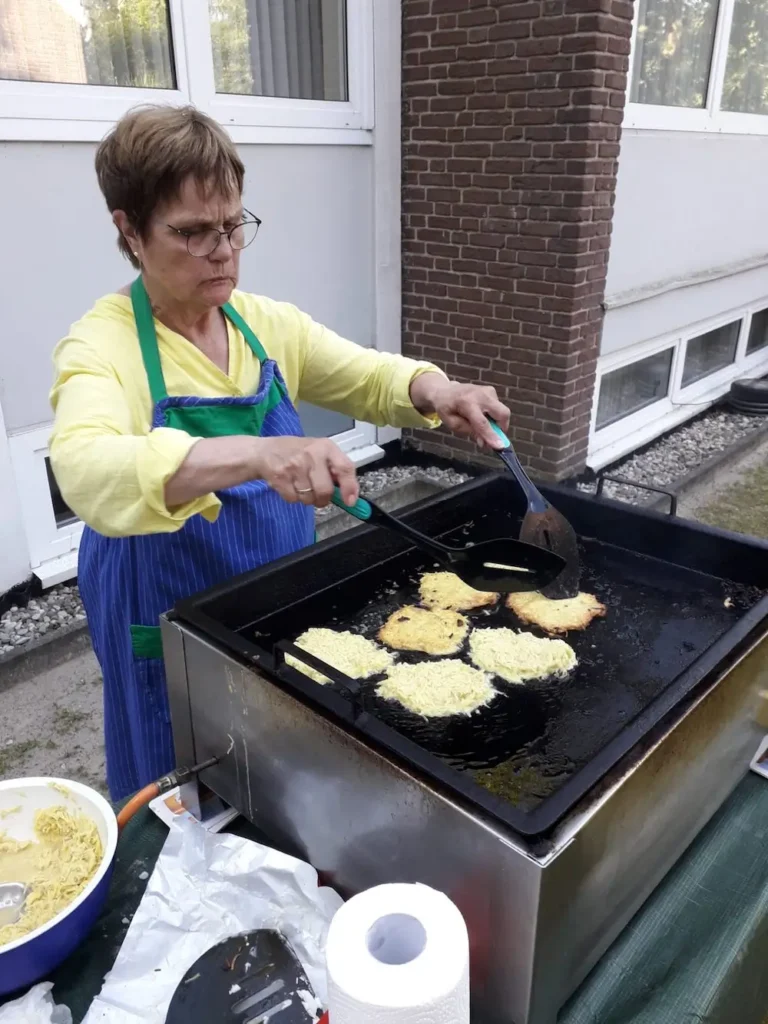 Kornmähen und Kartoffelpuffer essen 2024
