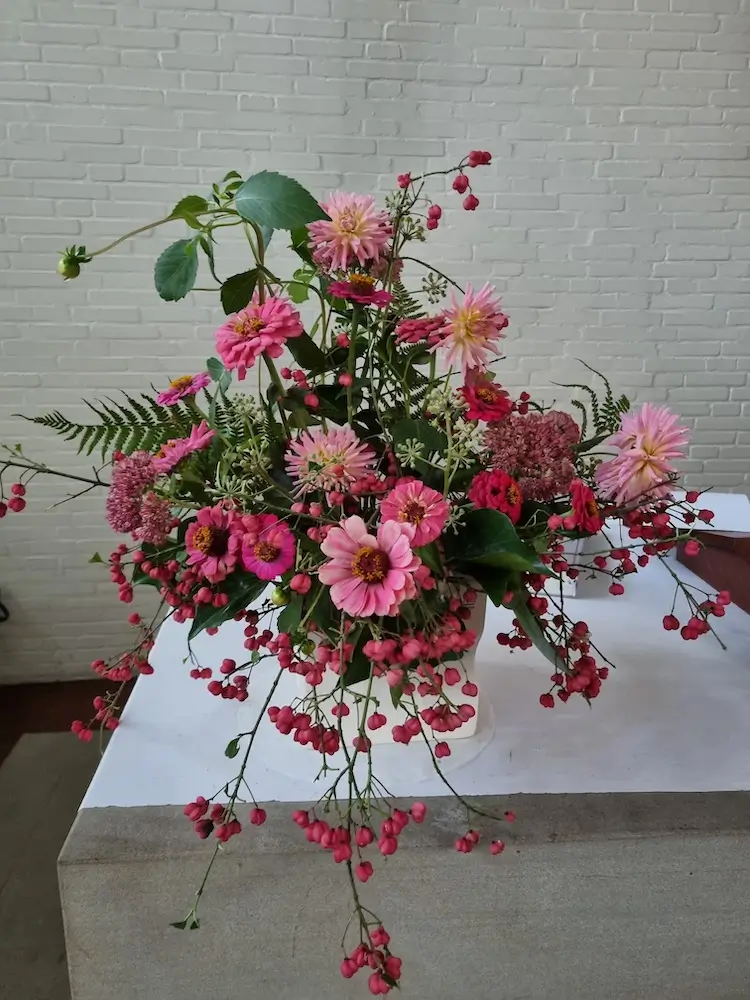 wunderschöner Blumenstrauß zur Friedensandacht