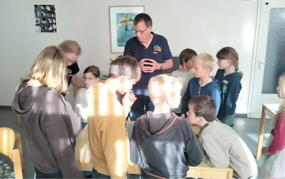 Aufgabenverteilung für die Kinder im Projekt Lego trifft Bibel